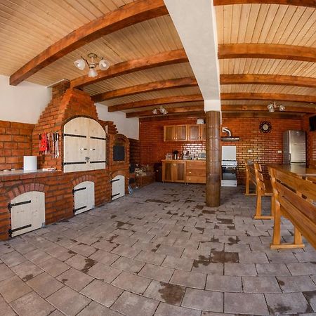 Casa Alex Hotell Novaci-Străini Exteriör bild