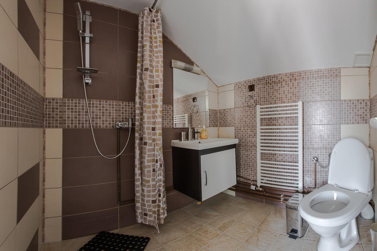 Casa Alex Hotell Novaci-Străini Exteriör bild